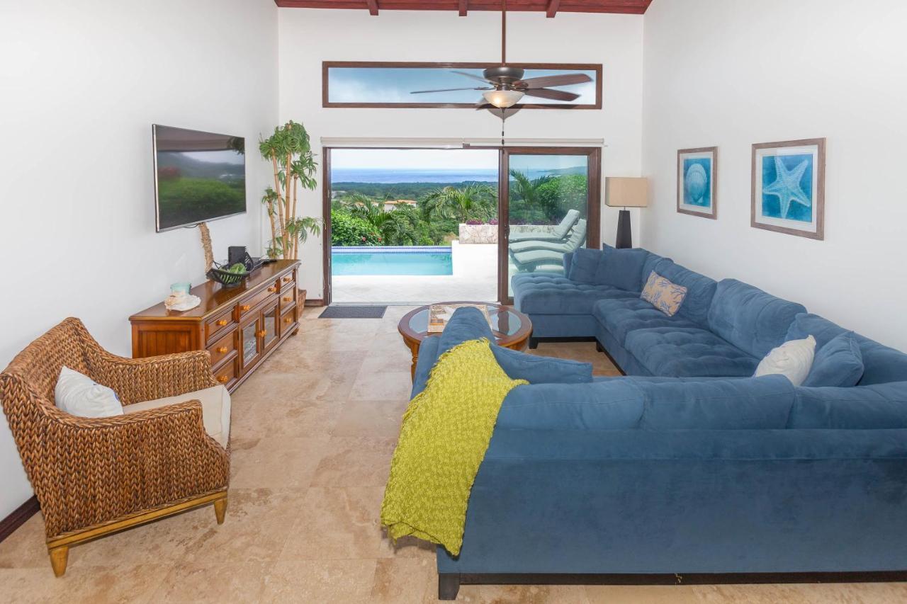 Pristine Bay Villa 1304 With Large Pool - 3 Bedroom Condo French Harbour Eksteriør bilde