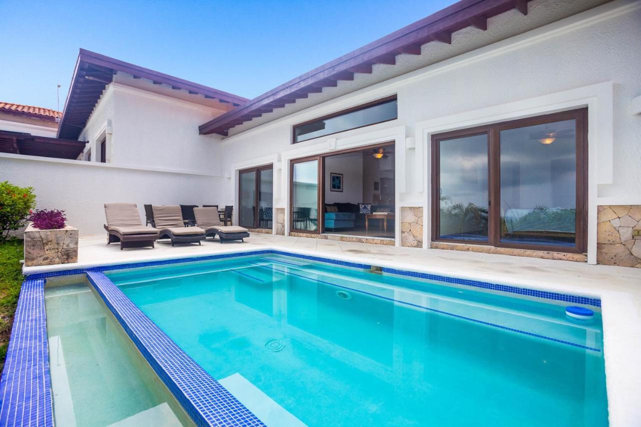 Pristine Bay Villa 1304 With Large Pool - 3 Bedroom Condo French Harbour Eksteriør bilde